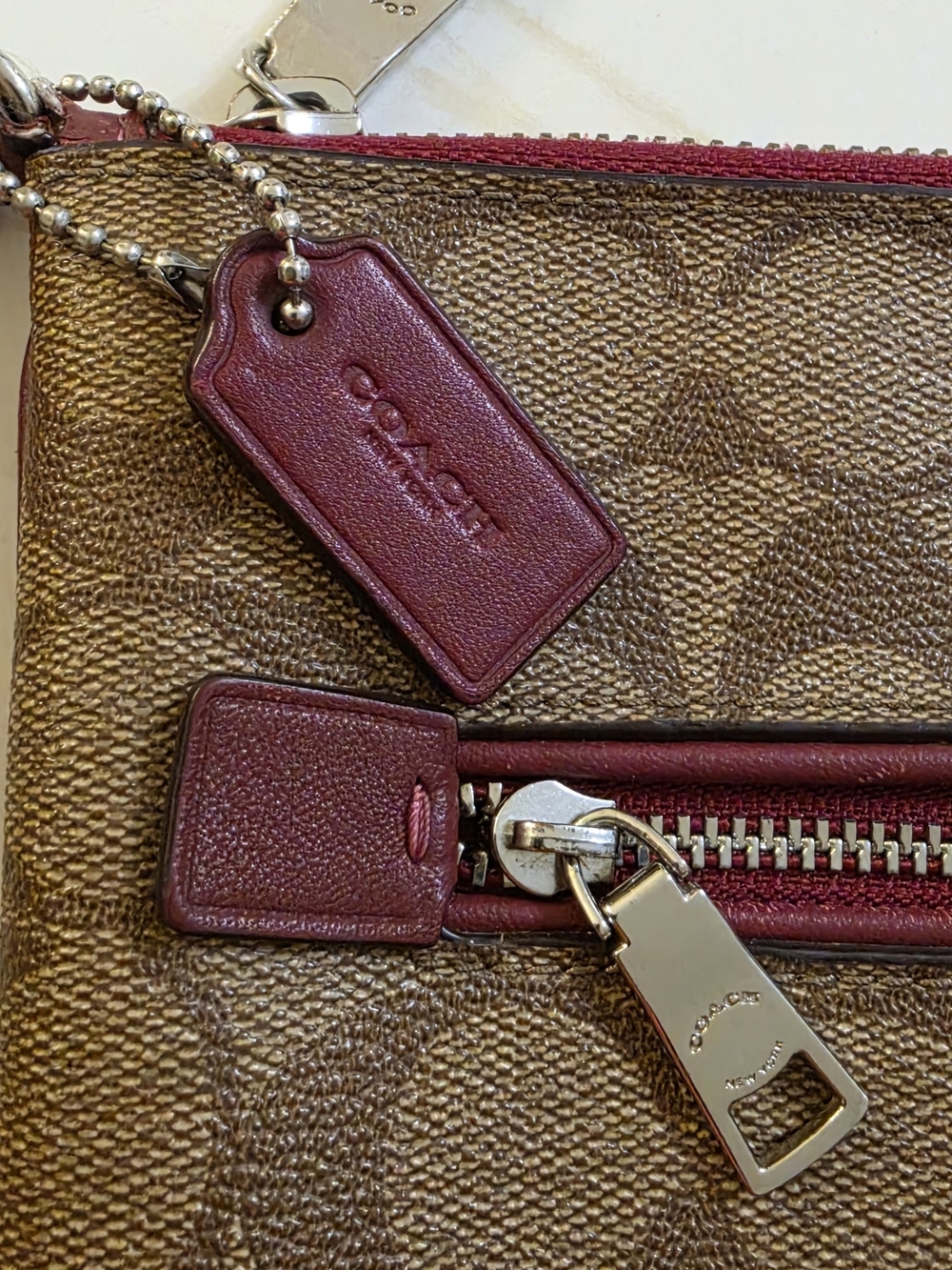 Coach Pouch In Signature Canvas - Picture 5 of 6